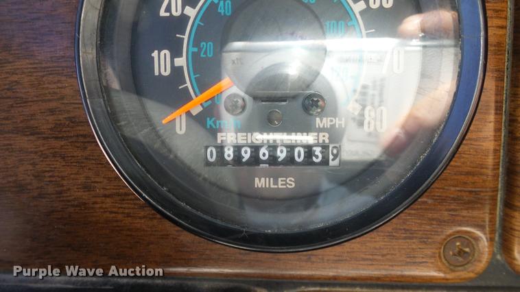 image for item DA6156 1989 Freightliner FLD dump truck