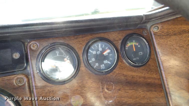 image for item DA6156 1989 Freightliner FLD dump truck