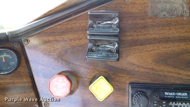 image for item DA6156 1989 Freightliner FLD dump truck