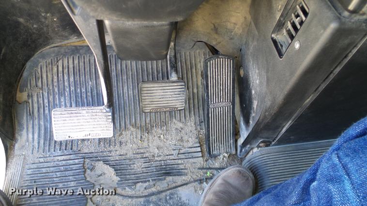 image for item DA6156 1989 Freightliner FLD dump truck