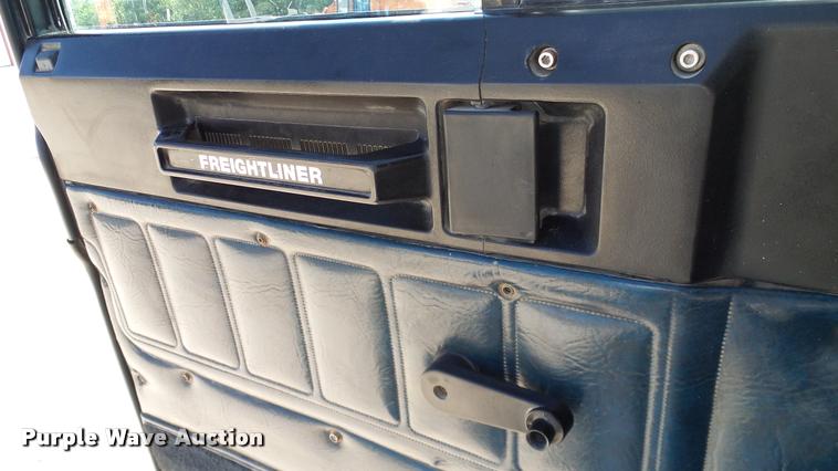 image for item DA6156 1989 Freightliner FLD dump truck