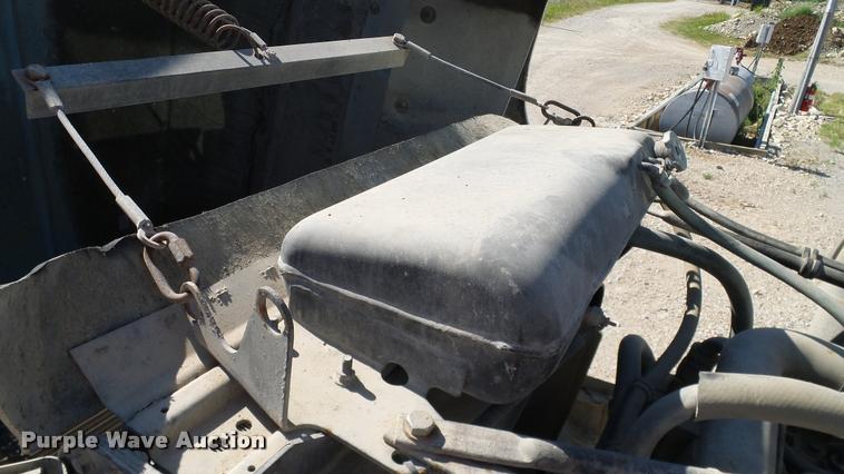 image for item DA6156 1989 Freightliner FLD dump truck