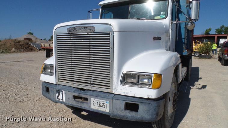 image for item DA6156 1989 Freightliner FLD dump truck