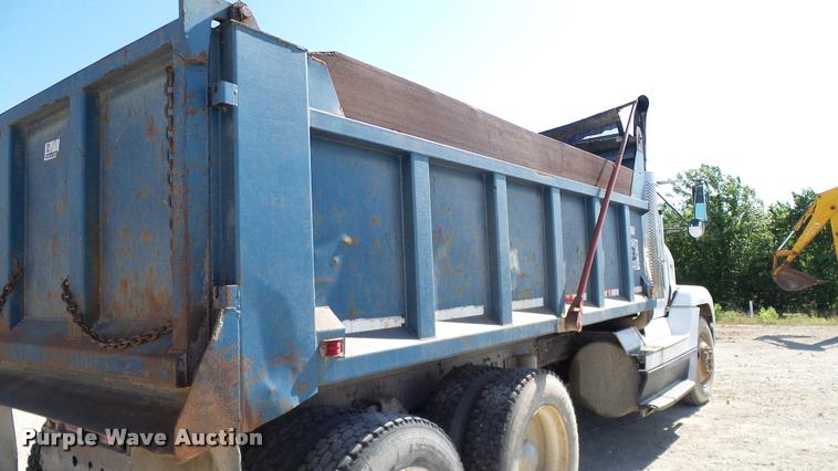 image for item DA6156 1989 Freightliner FLD dump truck
