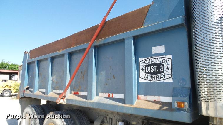 image for item DA6156 1989 Freightliner FLD dump truck