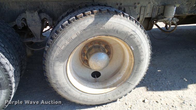 image for item DA6156 1989 Freightliner FLD dump truck