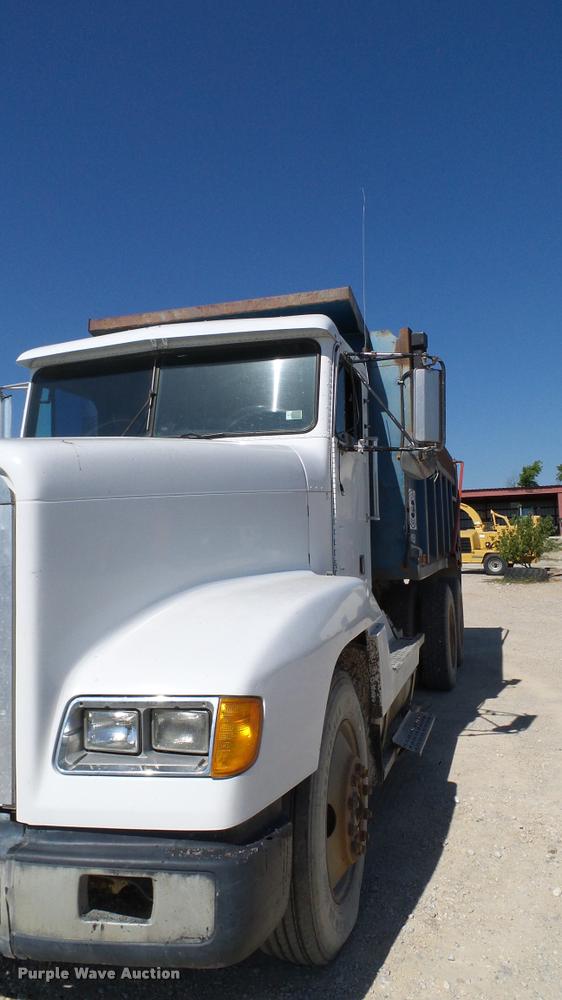 image for item DA6157 1989 Freightliner FLD dump truck