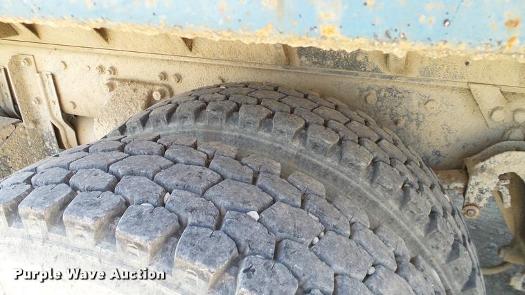 image for item DA6157 1989 Freightliner FLD dump truck