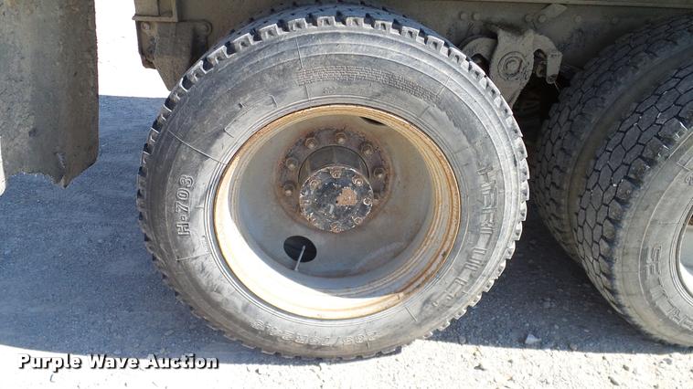 image for item DA6157 1989 Freightliner FLD dump truck