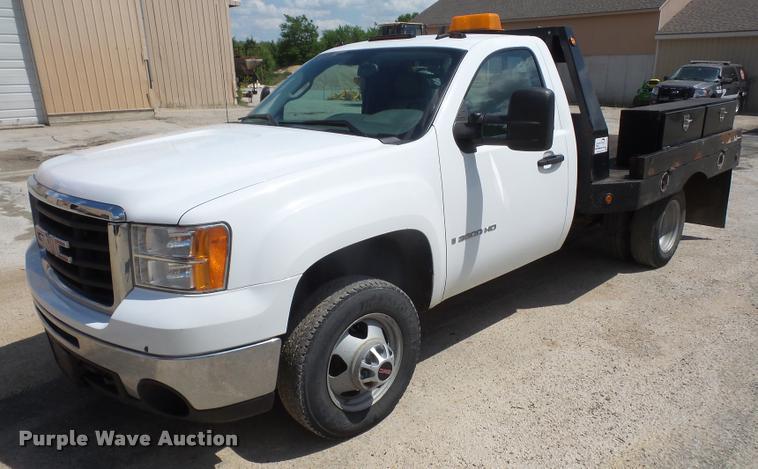 image for item DA6291 2009 GMC Sierra 3500HD flatbed pickup truck