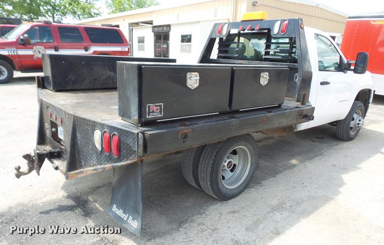 image for item DA6291 2009 GMC Sierra 3500HD flatbed pickup truck