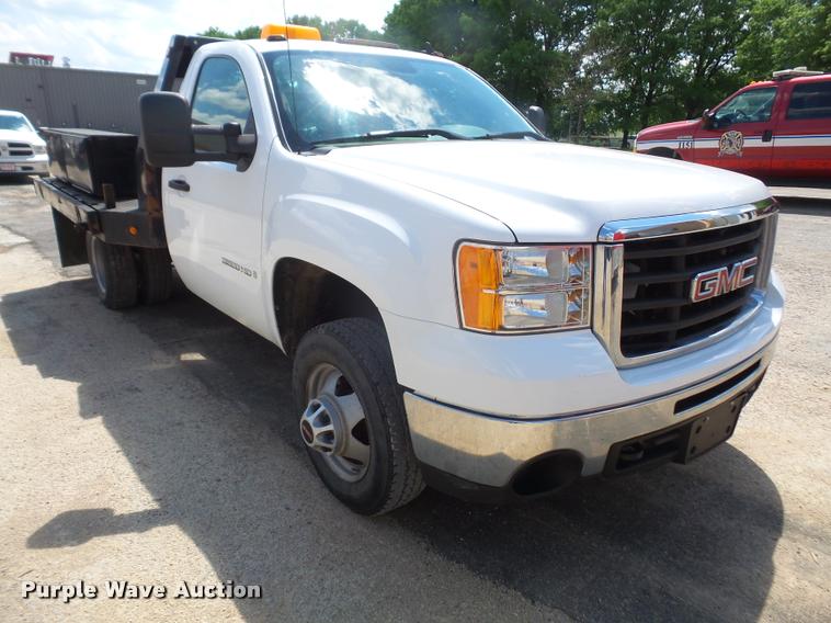 image for item DA6291 2009 GMC Sierra 3500HD flatbed pickup truck