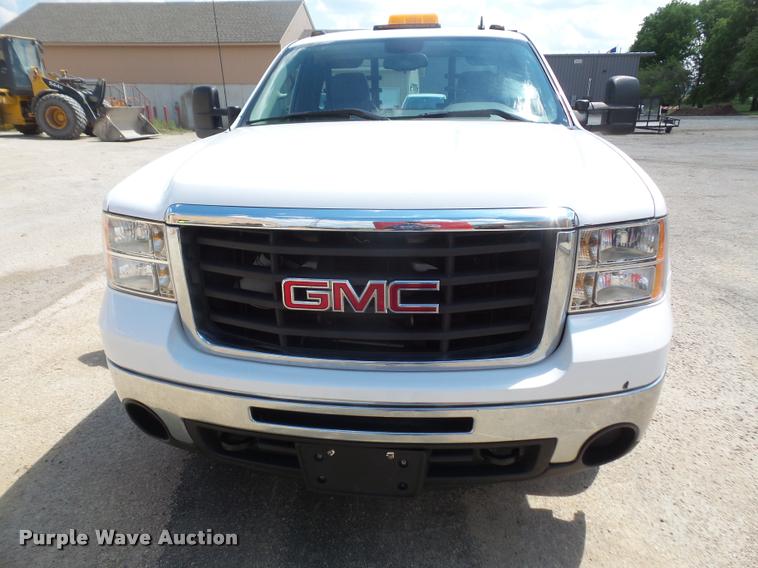 image for item DA6291 2009 GMC Sierra 3500HD flatbed pickup truck