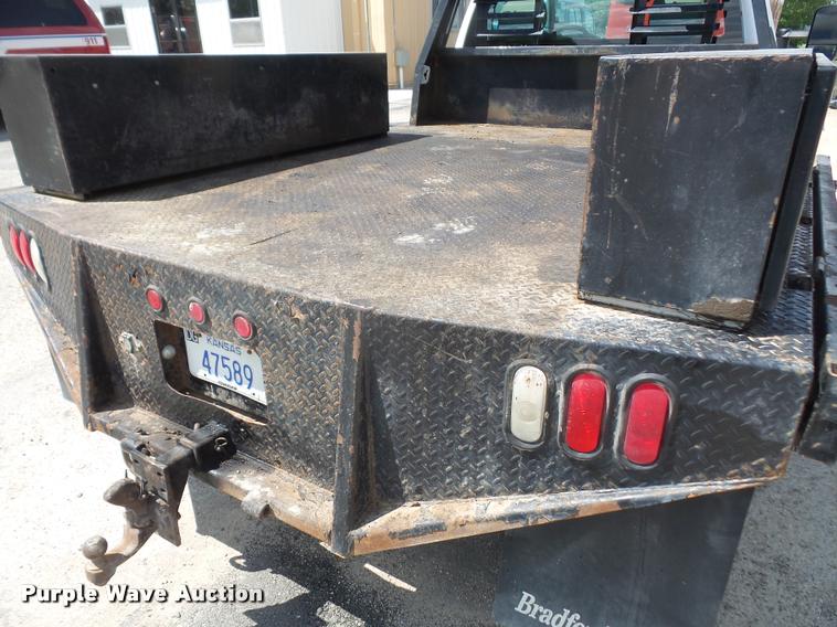 image for item DA6291 2009 GMC Sierra 3500HD flatbed pickup truck