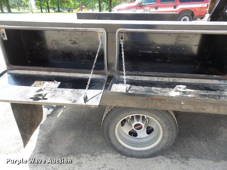 image for item DA6291 2009 GMC Sierra 3500HD flatbed pickup truck