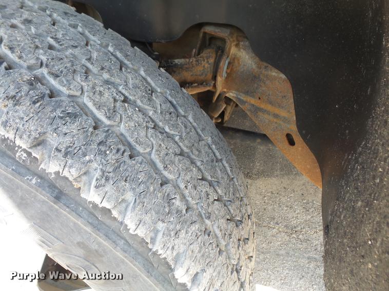 image for item DA6291 2009 GMC Sierra 3500HD flatbed pickup truck