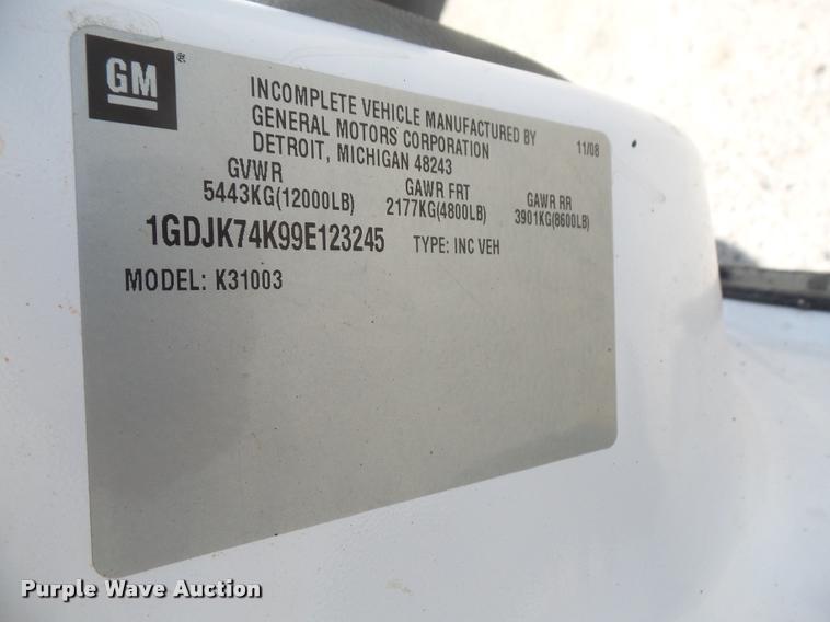 image for item DA6291 2009 GMC Sierra 3500HD flatbed pickup truck