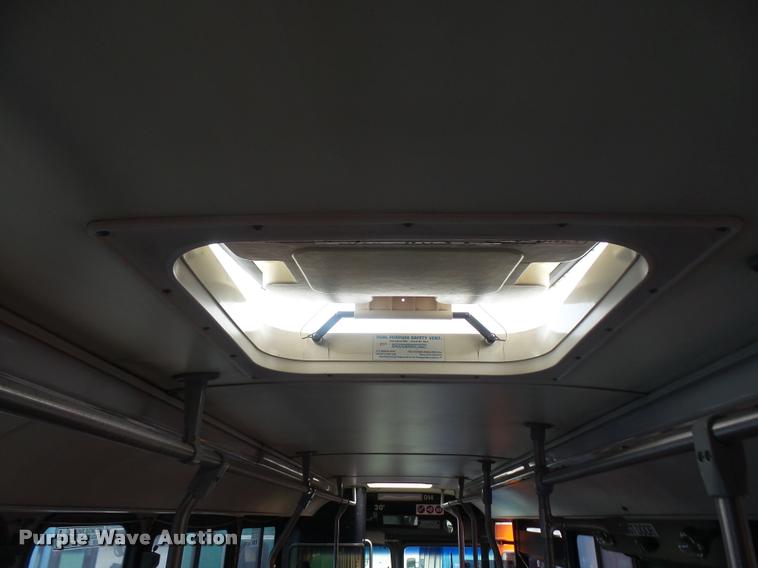 image for item DA6362 1996 Gillig 30/96TB M11 shuttle bus