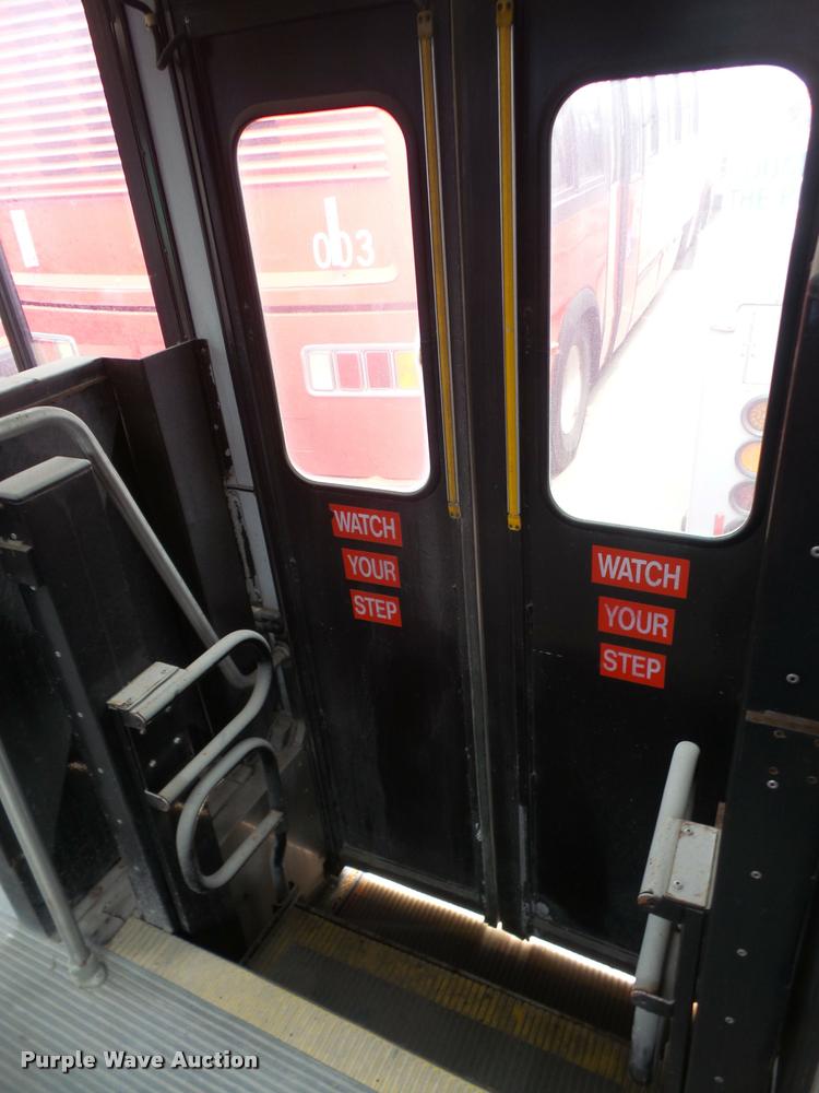 image for item DA6362 1996 Gillig 30/96TB M11 shuttle bus