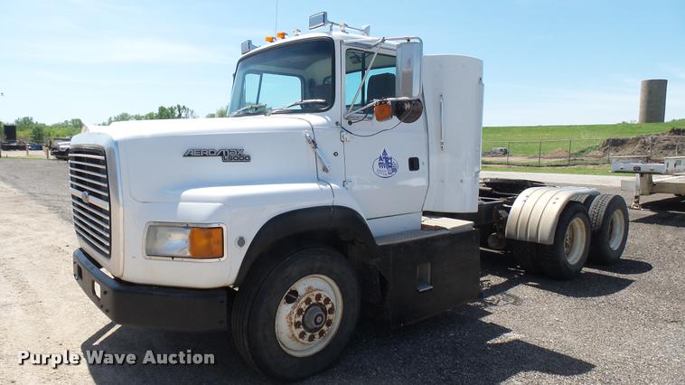 image for item DA7793 1992 Ford Aero Max L9000 semi truck