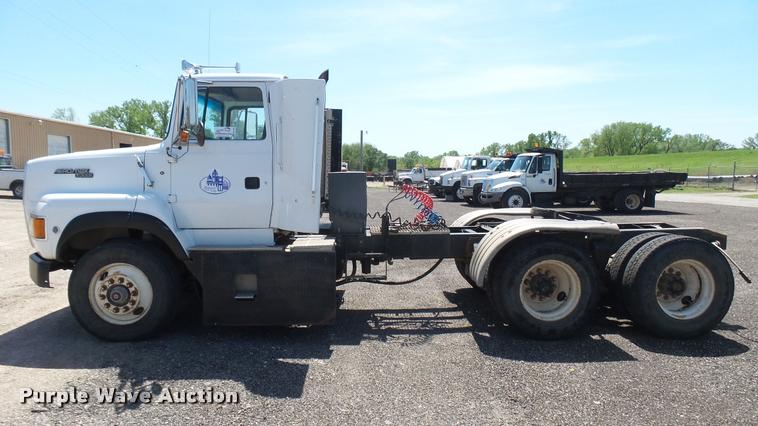 image for item DA7793 1992 Ford Aero Max L9000 semi truck