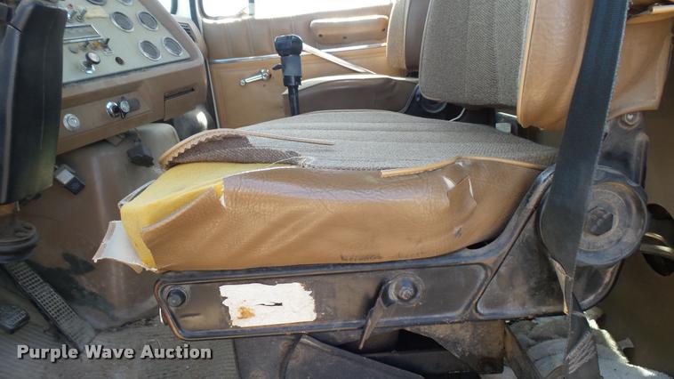 image for item DA7793 1992 Ford Aero Max L9000 semi truck