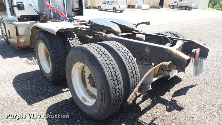 image for item DA7793 1992 Ford Aero Max L9000 semi truck