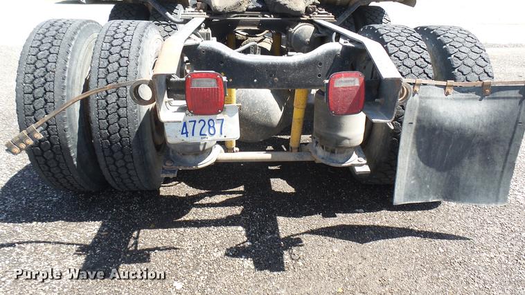 image for item DA7793 1992 Ford Aero Max L9000 semi truck