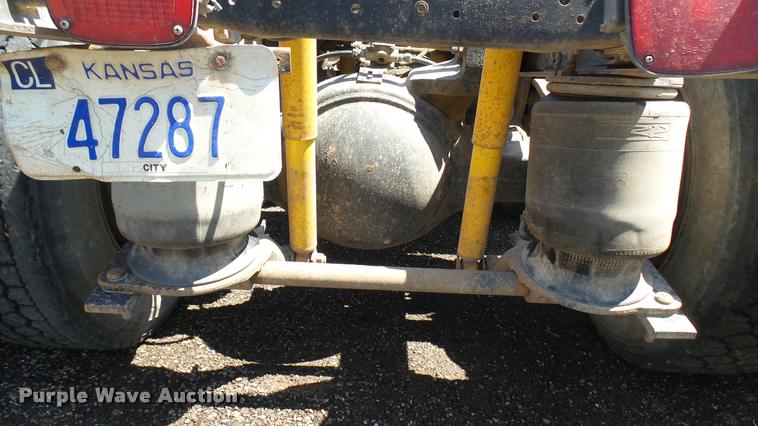 image for item DA7793 1992 Ford Aero Max L9000 semi truck