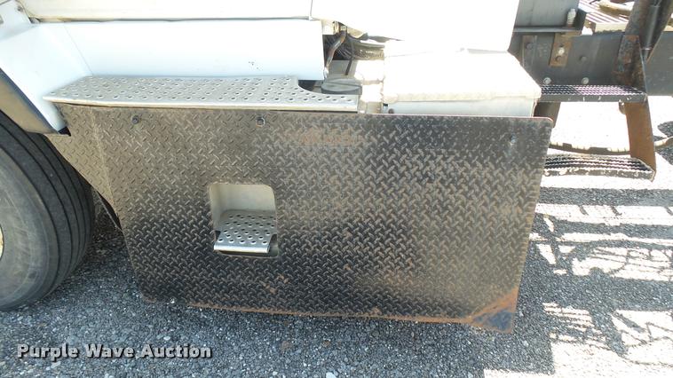 image for item DA7793 1992 Ford Aero Max L9000 semi truck