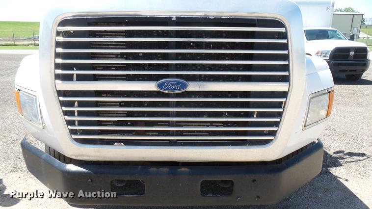 image for item DA7793 1992 Ford Aero Max L9000 semi truck