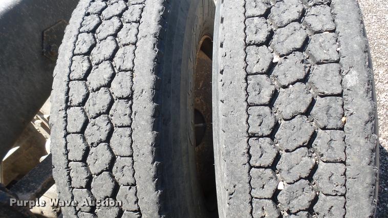 image for item DA7793 1992 Ford Aero Max L9000 semi truck