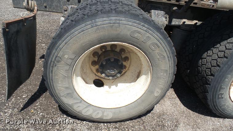 image for item DA7793 1992 Ford Aero Max L9000 semi truck