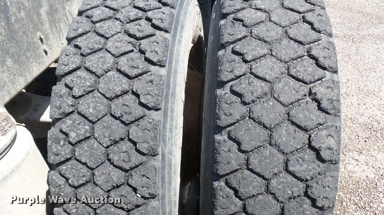 image for item DA7793 1992 Ford Aero Max L9000 semi truck