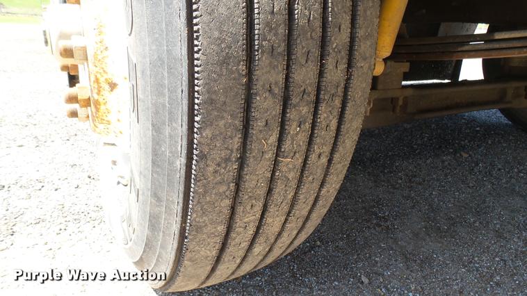 image for item DA7793 1992 Ford Aero Max L9000 semi truck