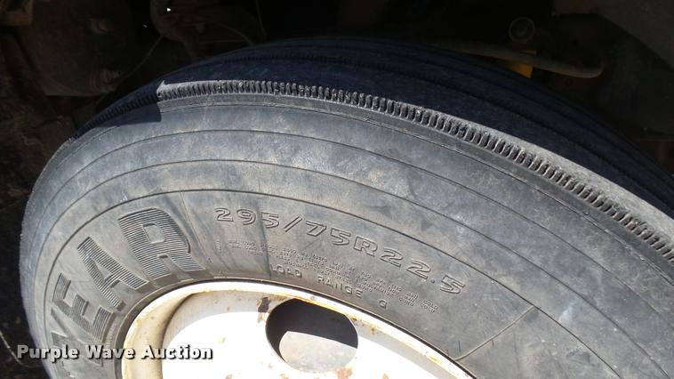 image for item DA7793 1992 Ford Aero Max L9000 semi truck