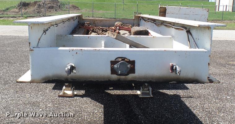 image for item DA7794 1998 Holden equipment trailer