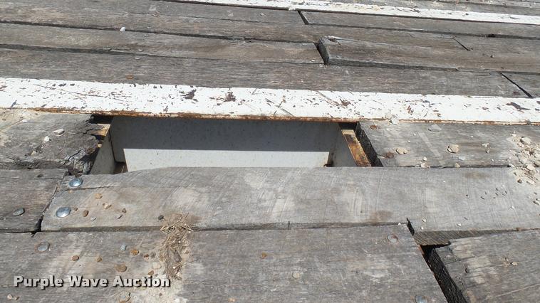 image for item DA7794 1998 Holden equipment trailer