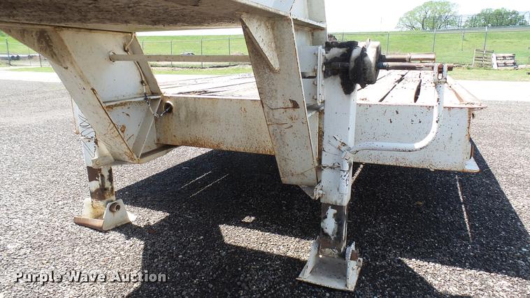 image for item DA7794 1998 Holden equipment trailer