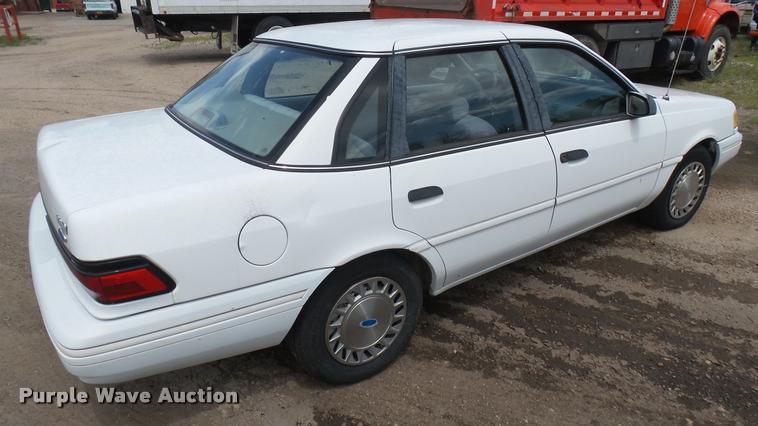 image for item DA7820 1992 Ford Tempo GL