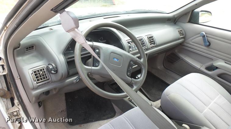 image for item DA7820 1992 Ford Tempo GL