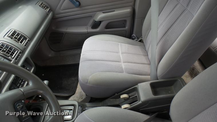 image for item DA7820 1992 Ford Tempo GL