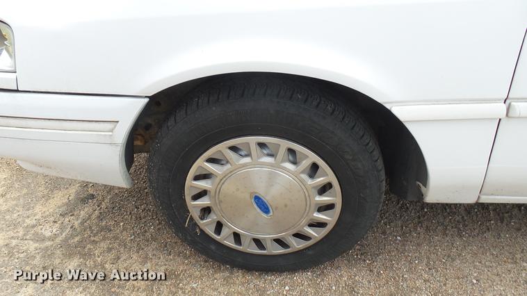 image for item DA7820 1992 Ford Tempo GL