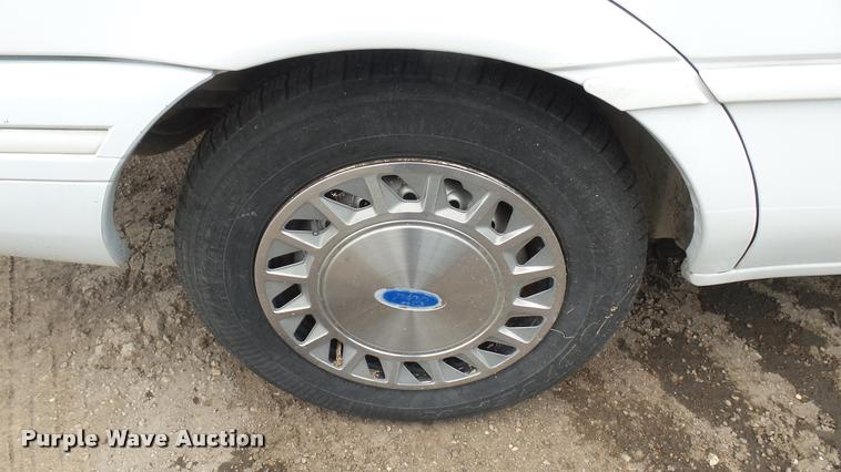 image for item DA7820 1992 Ford Tempo GL