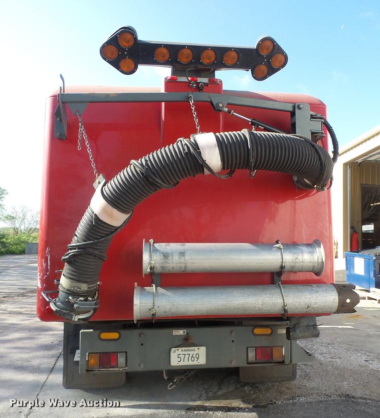 image for item DA8108 2002 Sterling SC8000 street sweeper