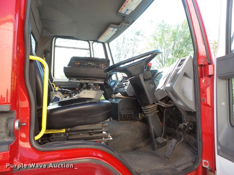 image for item DA8108 2002 Sterling SC8000 street sweeper