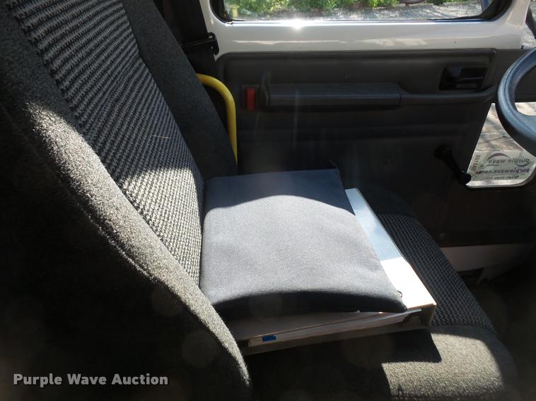 image for item DA8108 2002 Sterling SC8000 street sweeper