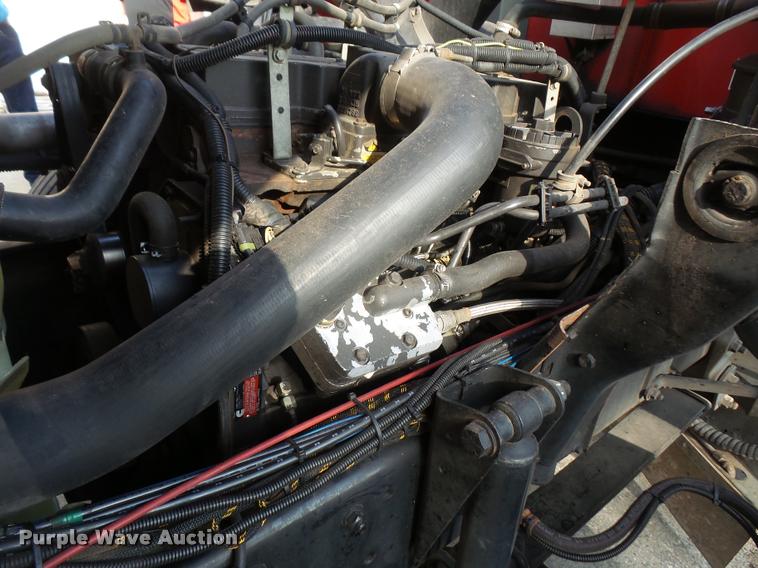 image for item DA8108 2002 Sterling SC8000 street sweeper