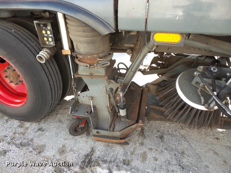image for item DA8108 2002 Sterling SC8000 street sweeper