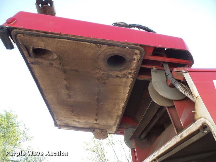 image for item DA8108 2002 Sterling SC8000 street sweeper